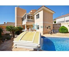 INCREIBLE CHALET CON VISTAS AL MAR A LA VENTA EN BOLNUEVO