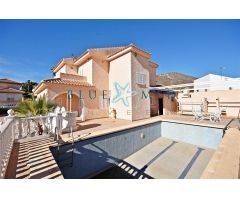 CHALET CON VISTAS AL MAR Y GRAN PARCELA EN BOLNUEVO
