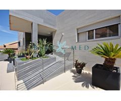 IMPRESIONANTE CHALET A LA VENTA EN BOLNUEVO