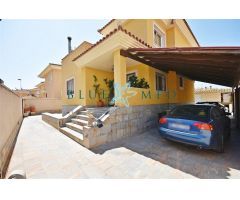 FANTÁSTICO CHALET CON PISCINA EN LA CUMBRE