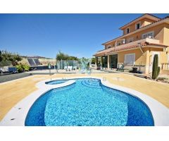 IMPRESIONANTE CHALET A LA VENTA EN TOTANA