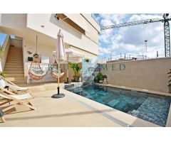 ÁTICO DE LUJO AMUEBLADO, CON PISCINA Y VISTAS EN EL ALAMILLO