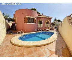 BONITO CHALET CON PISCINA Y SOLÁRIUM EN BOLNUEVO