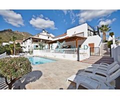 PRECIOSO CHALET CON PISCINA Y VISTAS EN BOLNUEVO