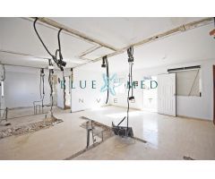 VILLA PARCIALMENTE REFORMADA EN CAMPOSOL