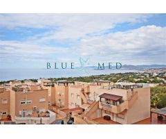 APARTAMENTO CON VISTAS AL MAR Y MONTAÑA EN LA AZOHÍA
