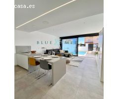 VILLAS PAREADAS DE 2 PLANTAS CON 3 DORMITORIOS, 2 BAÑOS, PISCINA Y MUCHA TERRAZA.