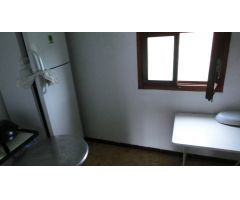 Finca rústica de 27.000 m2 con caseta y almacén.
