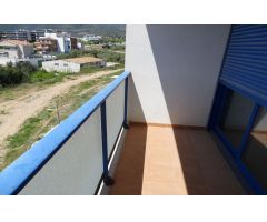 Apartamento de 75 m2 con 3 dormitorios, terraza y parking