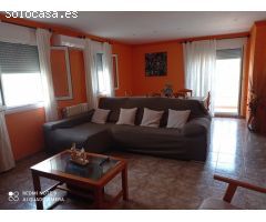 Chalet de 180 m2,  5 dormitorios, piscina, barbacoa. A 300 me del mar