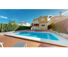 SE VENDE PRECIOSA CASA EN LA NUCIA