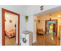 Casa de pueblo para reformar en el centro de Fortuna