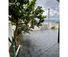 Se vende una casa en Albir 