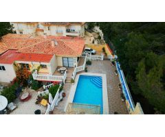 SE VENDE MARAVILLOSA CASA INDEPENDIENTE EN ALBIR