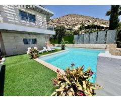 SE ALQUILA UN CHALET GRANDE EN FINESTRAT