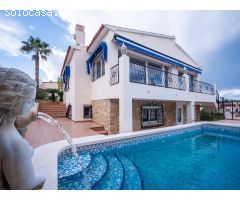 SE VENDE UNA VILLA EN LA NUCIA