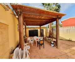 SE VENDE CHALET DE 4 HABITACIONES CON PISCINA PRIVADA