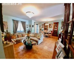SE VENDE CHALET DE 4 HABITACIONES CON PISCINA PRIVADA