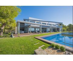 VILLA DE LUJO EN PRIMERA LINEA EN ALTEA