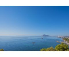 VILLA DE LUJO EN PRIMERA LINEA EN ALTEA