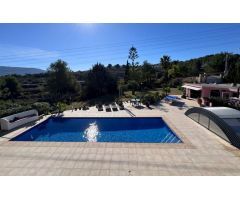 Villa ubicada en la tranquilidad del campo con piscina y jardín propio, en Partida Abiar, Benitachel
