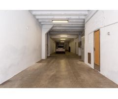 PIS COM UNA CASA AMB GRAN GARATGE I ASCENSOR