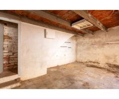 CASA AMB ENCANT PER REINVENTAR A PERE PARRES