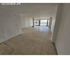 ¡OPORTUNIDAD ÚNICA! LOCAL COMERCIAL EN ALQUILER EN PRIMERA LÍNEA DE MAR EN EL MASNOU, BARCELONA