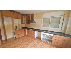 CASA DE 2 PLANTAS CON GARAJE Y JARDÍN EN VENTA EN PALAFOLLS