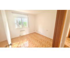 CASA DE 2 PLANTAS CON GARAJE Y JARDÍN EN VENTA EN PALAFOLLS