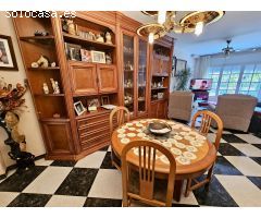 OPORTUNIDAD ENCANTADORA- CASA  DE 3 PLANTAS CON PATIO Y AMPLIO GARAJE EN VENTA EN PINEDA DE MAR