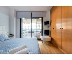 PISO A PRIMERA LÍNEA DE MAR EN VENTA EN EL PUERTO DEPORTIVO, BADALONA