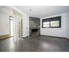 CHALET CON JARDÍN MUY LUMINOSO EN VENTA EN MAS MORA, TORDERA