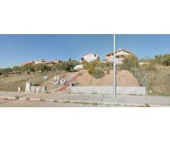 Parcela en Torrelaguna para construir la casa de tus sueños: cerca del Instituto Alto Jarama y del C