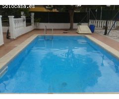 CASA CON PISCINA EN VENTA