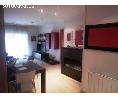 PISO SEMINUEVO AMUEBLADO CON PARQUING EN VENTA