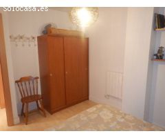 PISO SEMINUEVO AMUEBLADO CON PARQUING EN VENTA