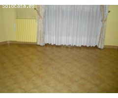 CASA PLANTA BAJA CON PATIO 90M2 Y GARAJE 100M2 EN VENTA