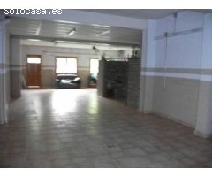 CASA PLANTA BAJA CON PATIO 90M2 Y GARAJE 100M2 EN VENTA