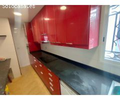 CASA A 4 VIENTOS EN VENTA CON PISCINA Y GARAJE