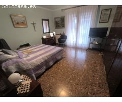 PISO EN VENTA CON VIVIENDA INDEPENDIENTE TIPO LOFT Y PARQUING OPCIONAL.