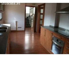 CASA ADOSADA EN VENTA CON GARAJE