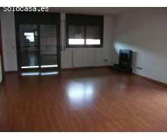 CASA ADOSADA EN VENTA CON GARAJE