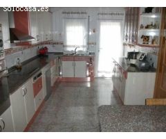 CASA CON PISCINA EN VENTA A 10 MINUTOS DE MANRESA