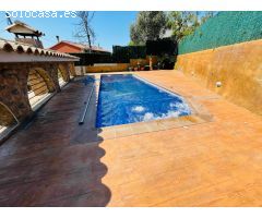 Espectacular chalet en Mas Mora: Dos viviendas en una, con piscina y zona de barbacoa