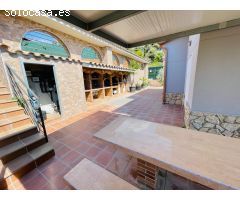 Espectacular chalet en Mas Mora: Dos viviendas en una, con piscina y zona de barbacoa