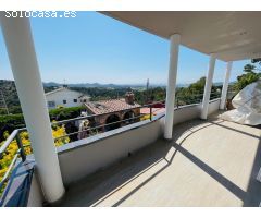 Espectacular chalet en Mas Mora: Dos viviendas en una, con piscina y zona de barbacoa