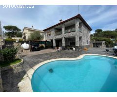 Espaciosa Casa en Tordera, Zona Ágora Park con Jardín y Piscina Comunitaria