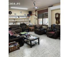 Espaciosa Casa en Tordera, Zona Ágora Park con Jardín y Piscina Comunitaria