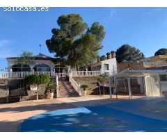 Gran casa con parcela  y piscina